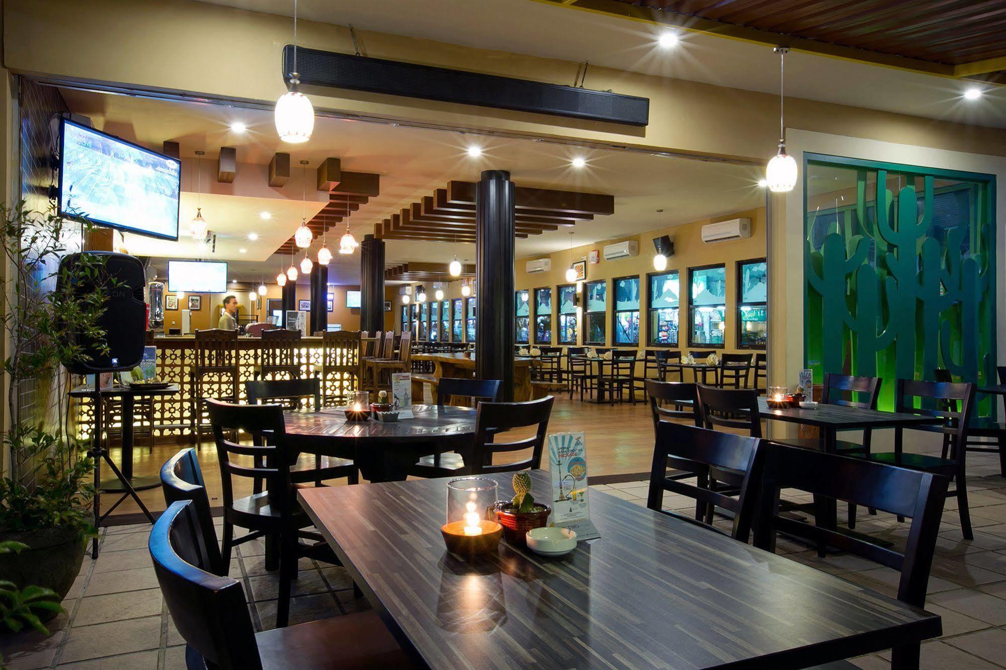 Kuta Station Hotel And Spa Bali Exterior foto