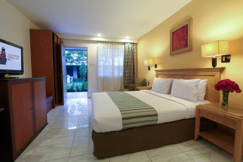 Kuta Station Hotel And Spa Bali Exterior foto